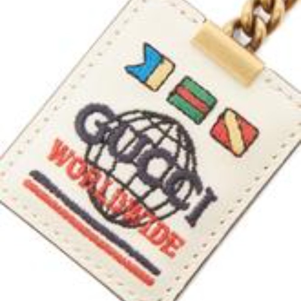 Gucci Embroidered Worldwide Keychain in White Authentic. New in Box - Picture 2 of 3